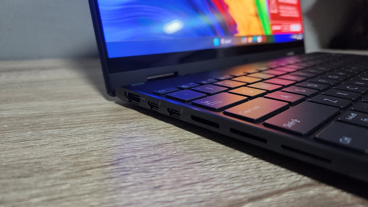 ASUS ZenBook 14 Flip OLED (UP5401) - Top 5 des avantages et des